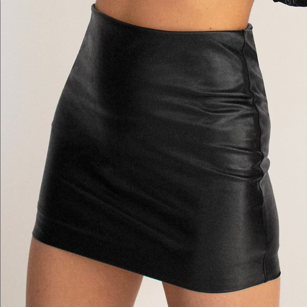 Wilfred Free Oracle Skirt